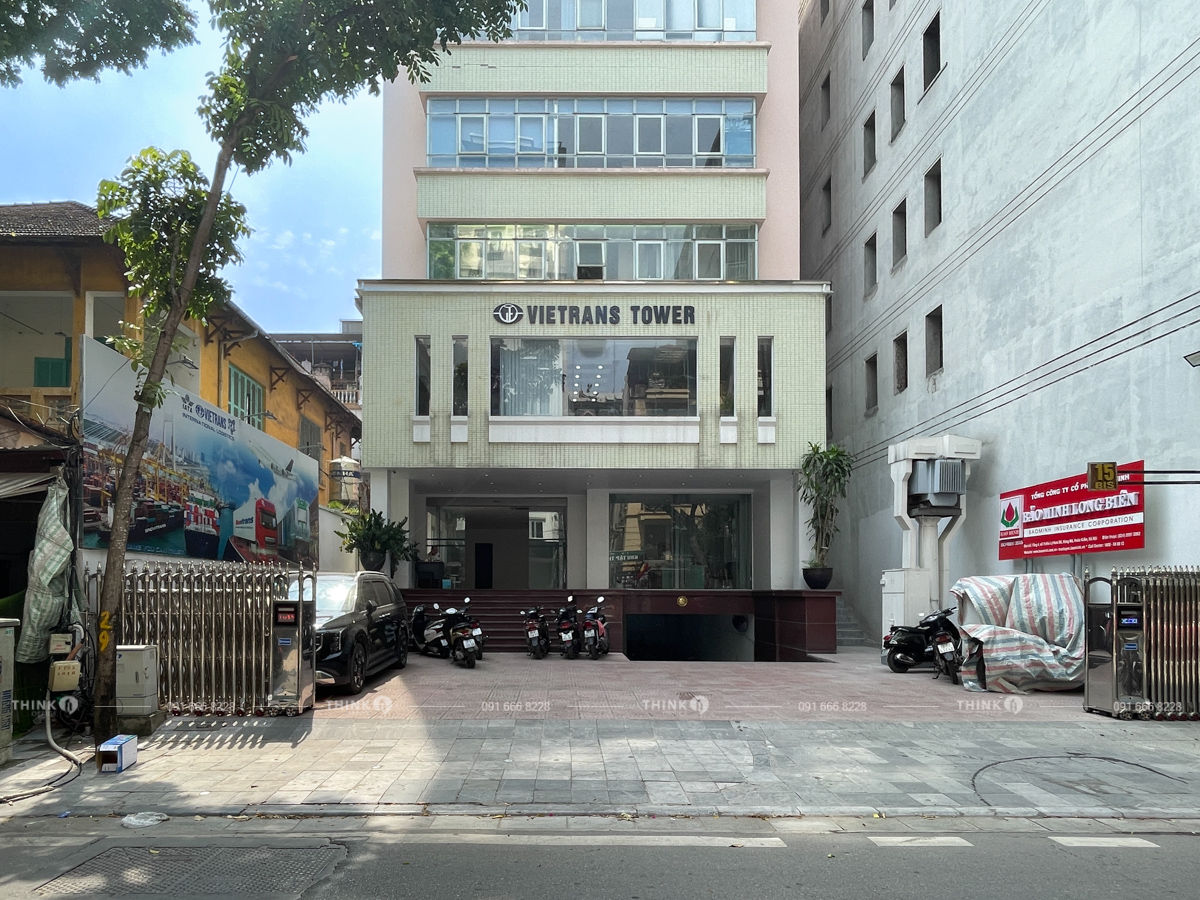 Lối vào toà nhà Vietrans Tower