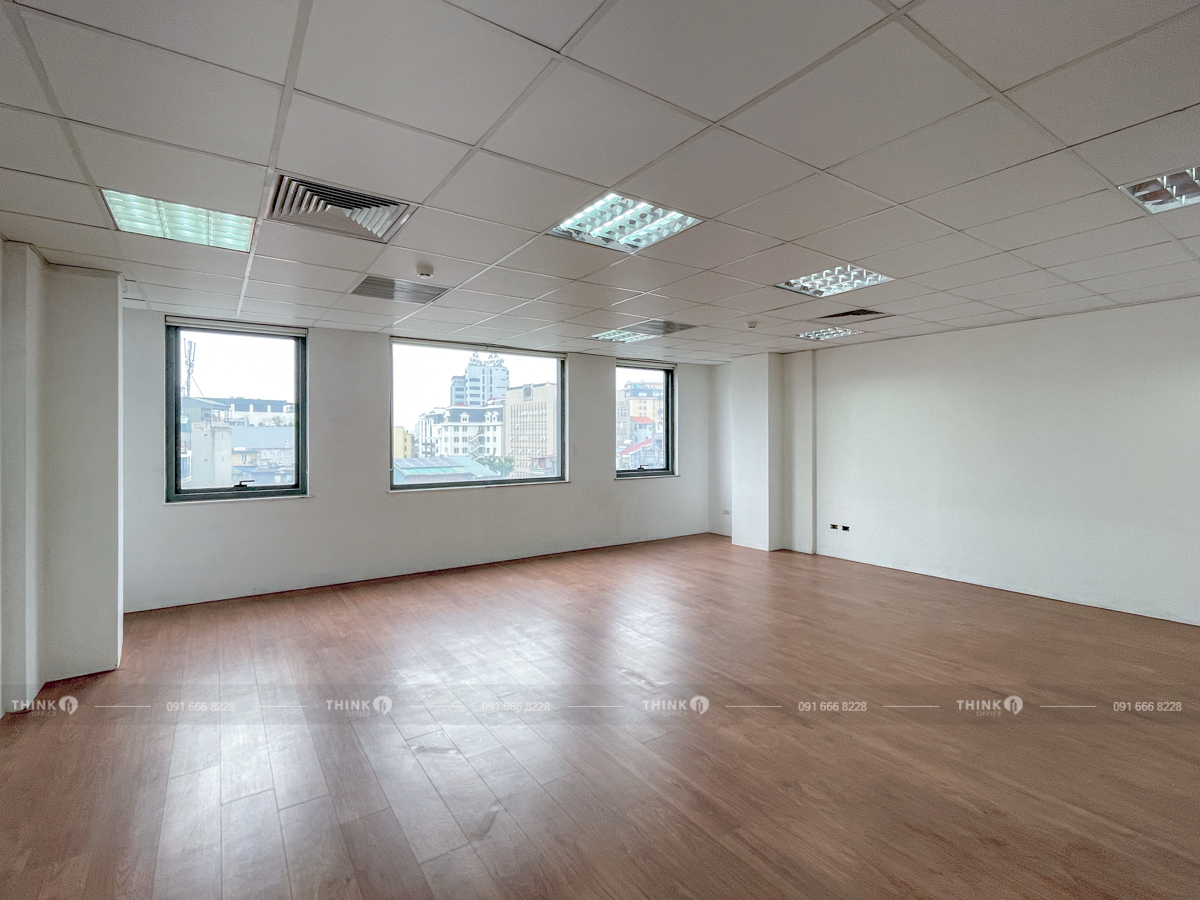 Mặt bằng cho thuê điển hình toà nhà Quý Hạnh Building 165 Bà Triệu