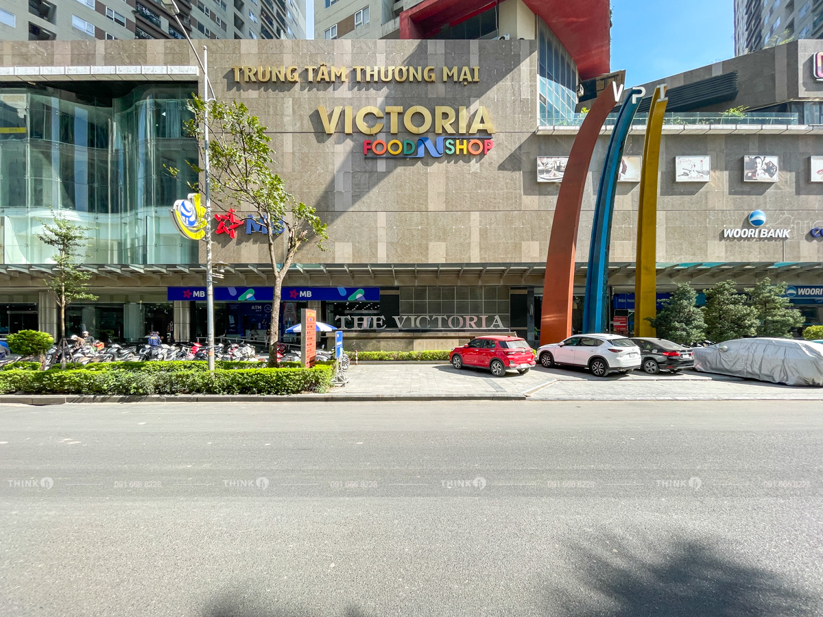 Ngoài toà nhà Victoria Văn Phú