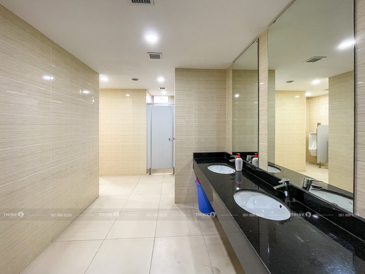Nhà vệ sinh T&T Định Công Complex