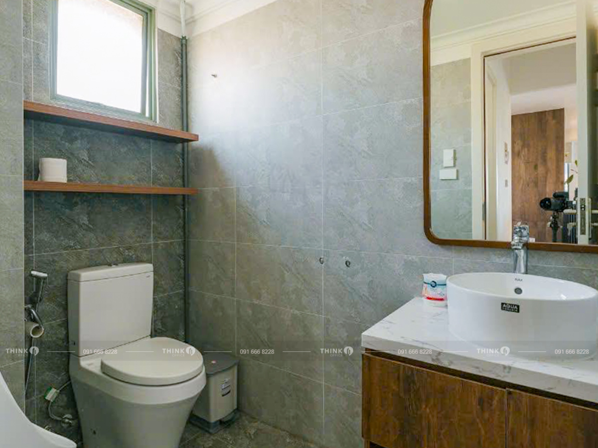 Nhà vệ sinh toà nhà 27 Hàng Bài
