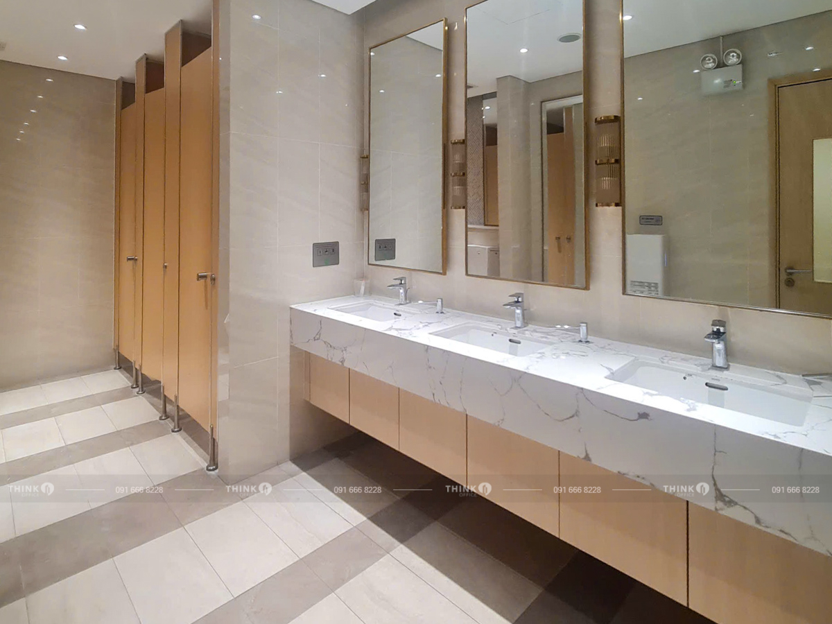 Nhà vệ sinh toà nhà BRG Tower Trần Quang Khải