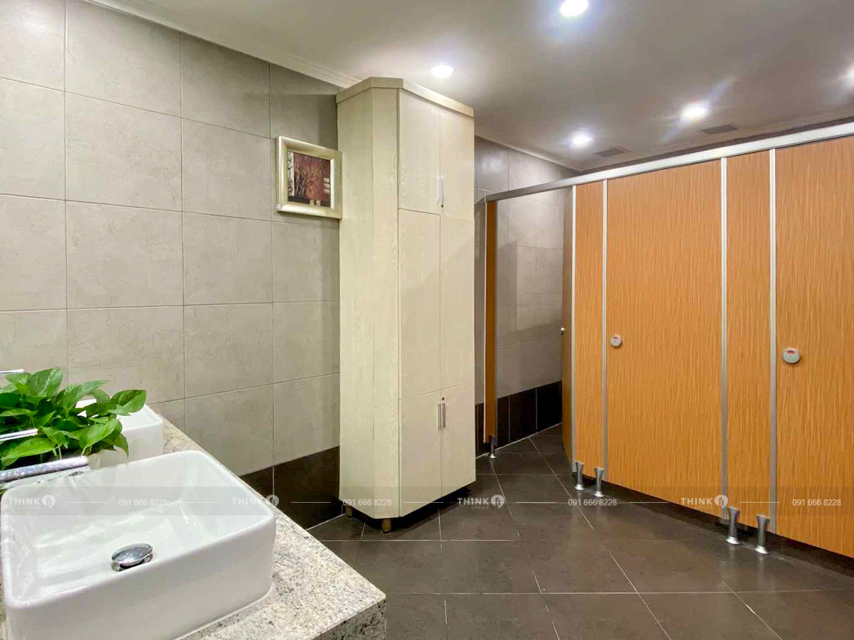 Nhà vệ sinh toà nhà CDC Building Lê Đại Hành