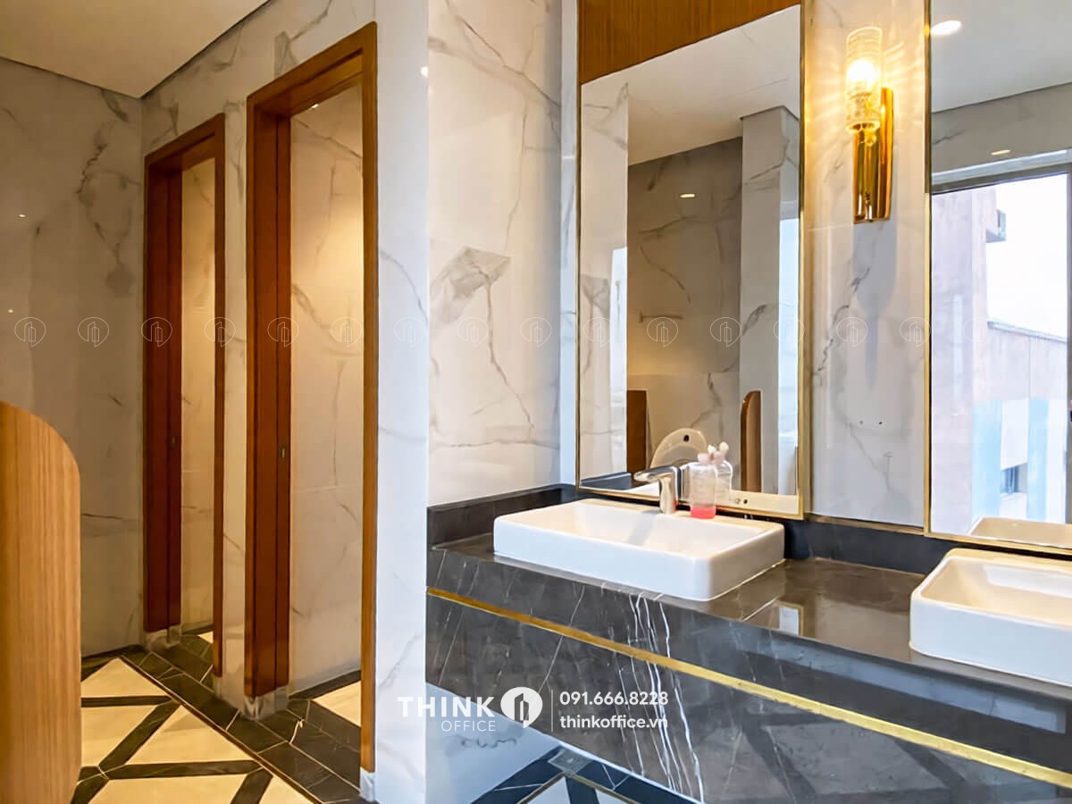 Nhà vệ sinh toà nhà Doji Tower Lê Duẩn