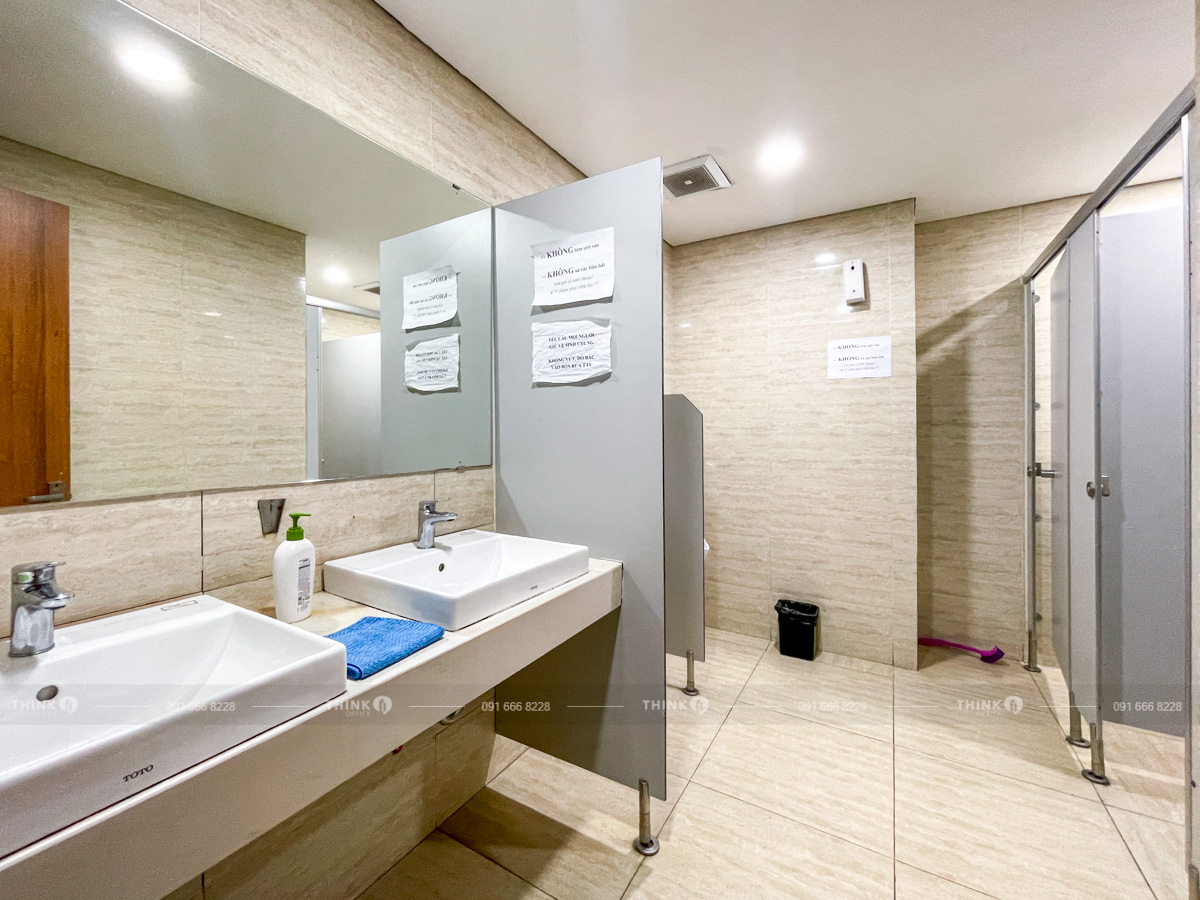Nhà vệ sinh toà nhà Five Star Garden Kim Giang