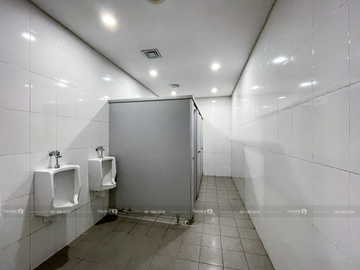 Nhà vệ sinh toà nhà Lilama 10