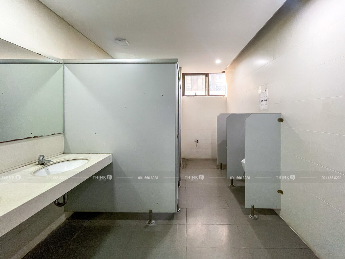 Nhà vệ sinh toà nhà N01T3 Ngoại Giao Đoàn