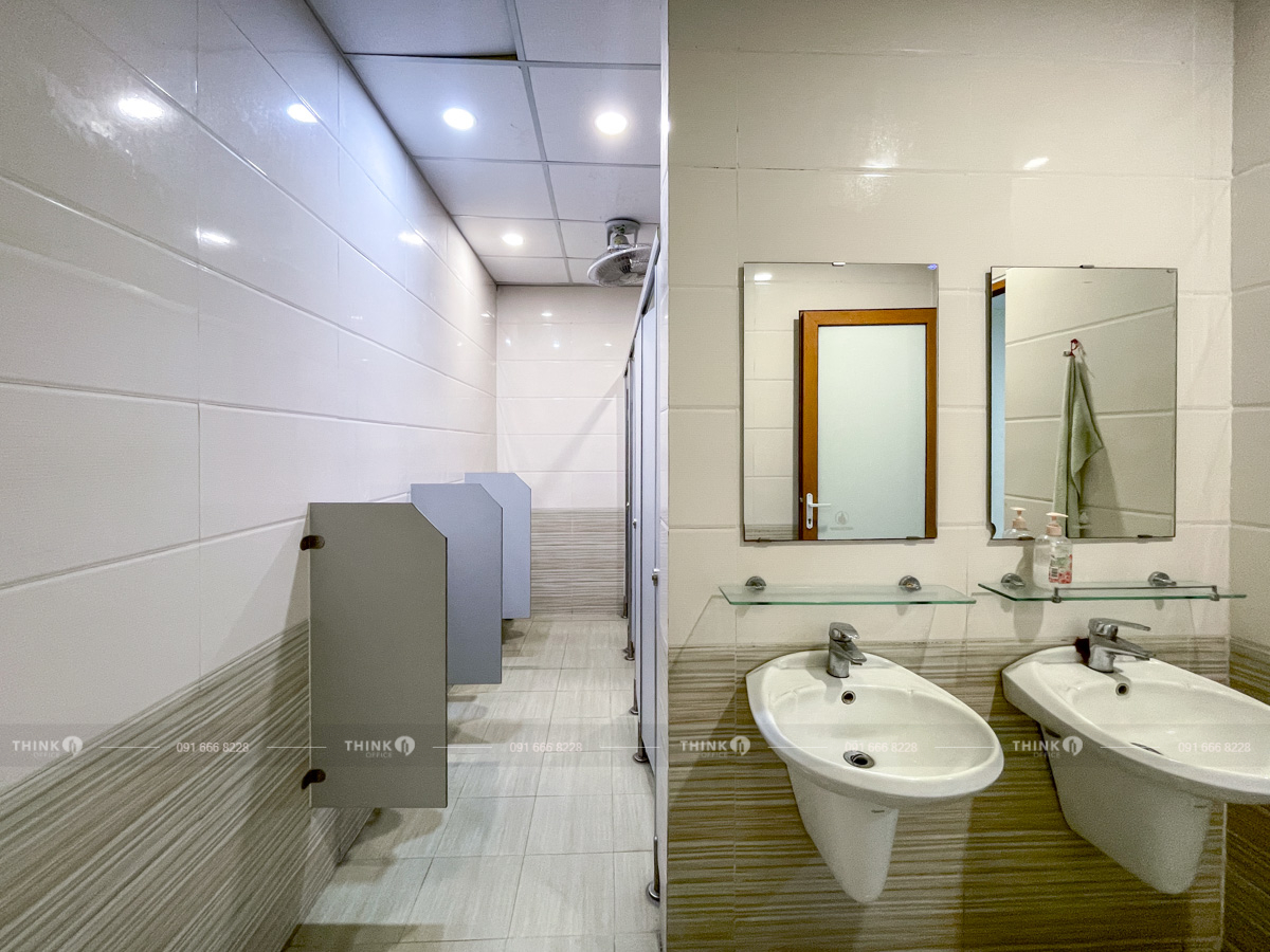 Nhà vệ sinh toà nhà N03 T1 Ngoại Giao Đoàn