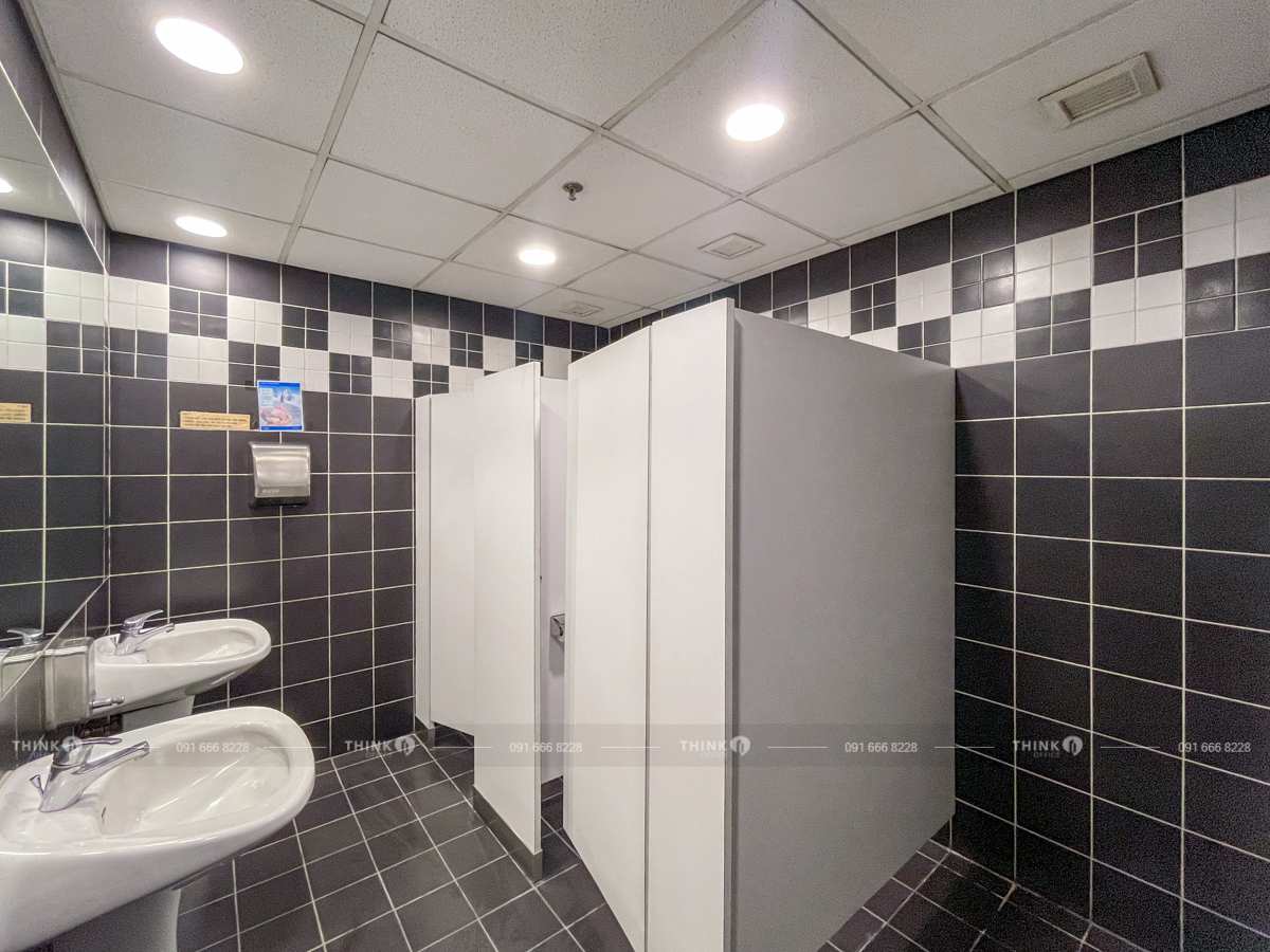 Nhà vệ sinh toà nhà Prime Centre Quang Trung