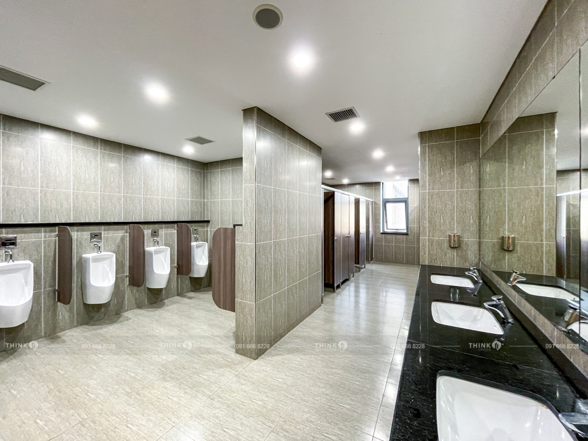 Nhà vệ sinh toà nhà Victoria Văn Phú