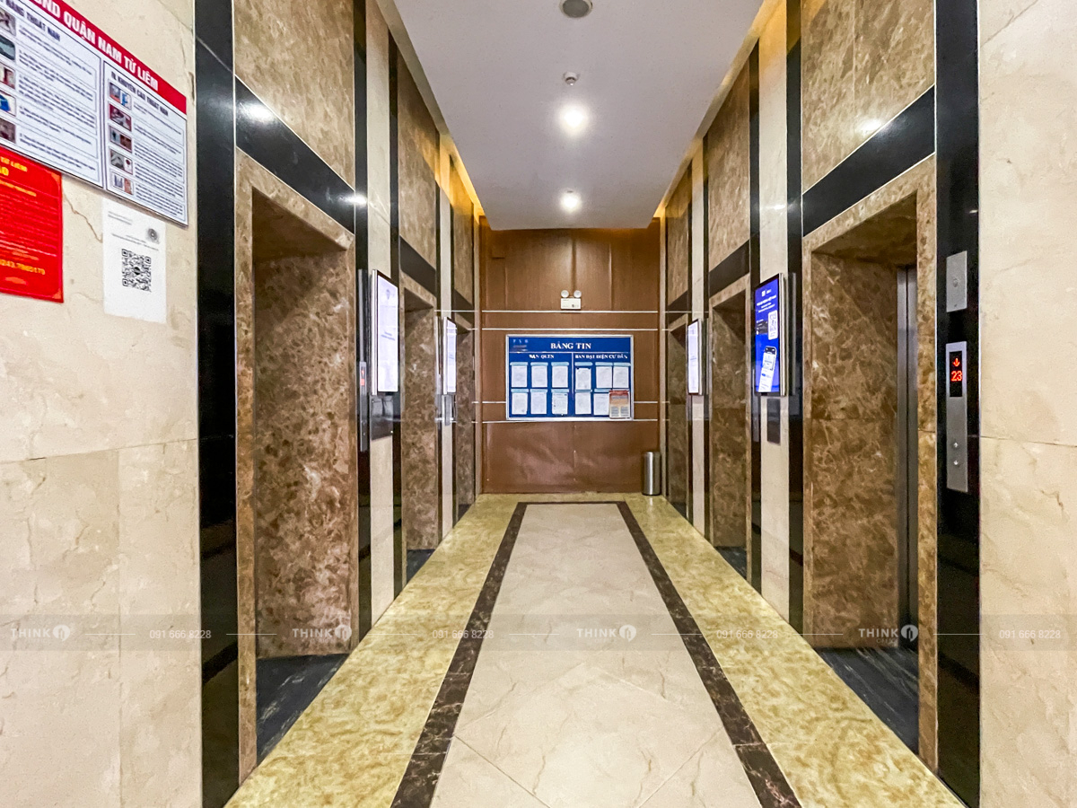 Sảnh thang máy toà nhà FLC Complex Phạm Hùng