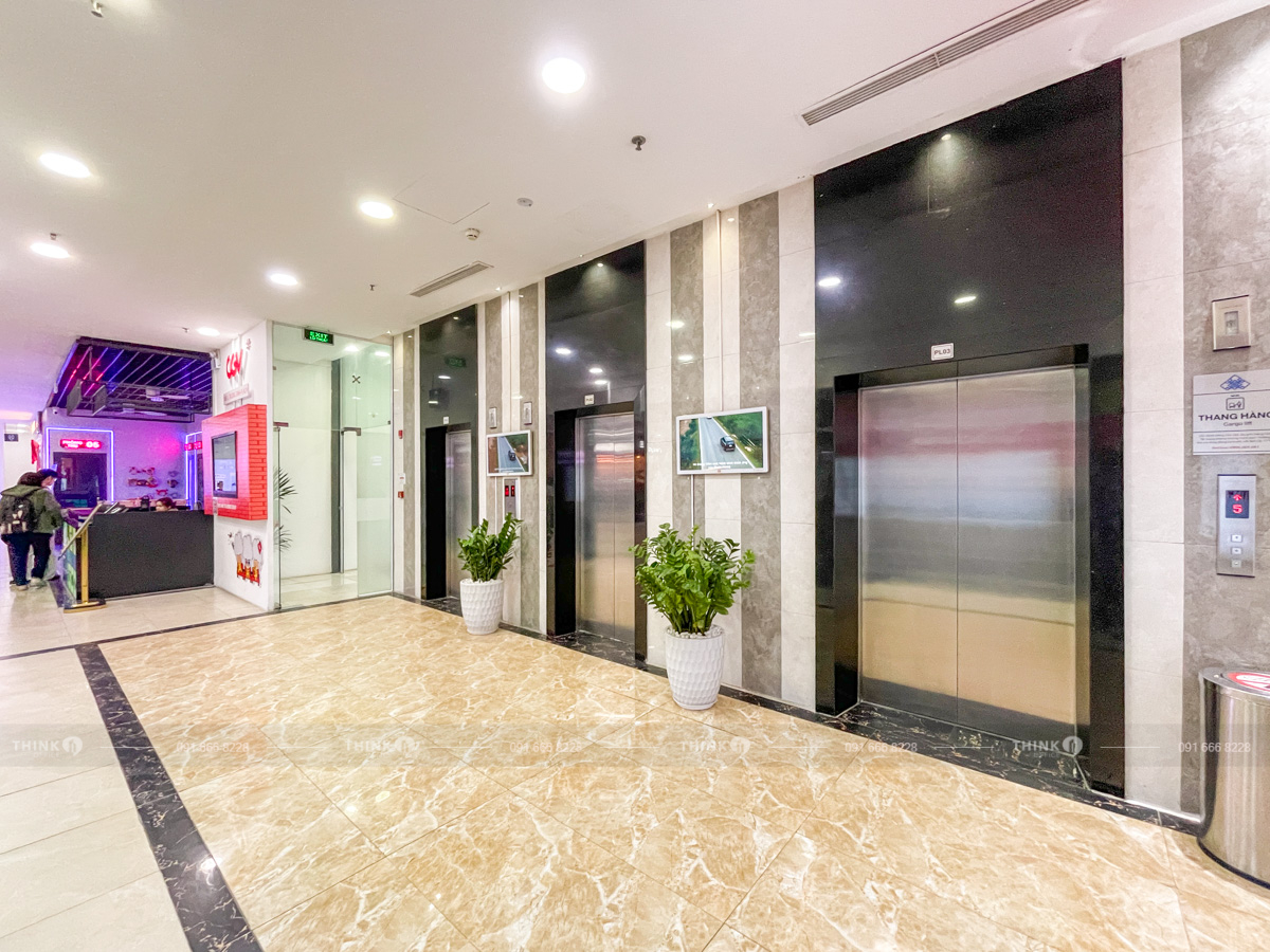 Sảnh thang máy toà nhà Trương Định Plaza