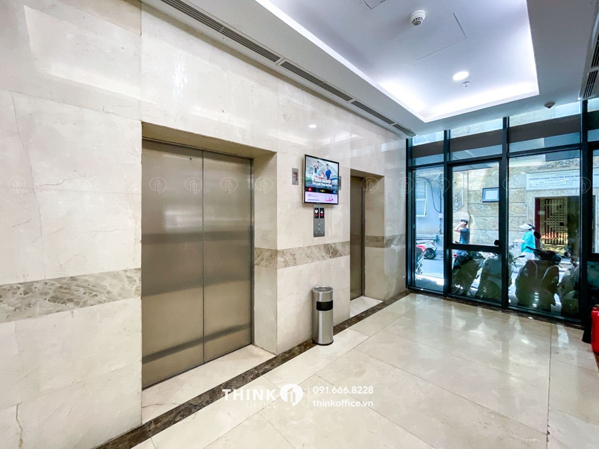 Lối vào thang máy văn phòng toà nhà SISC Tower