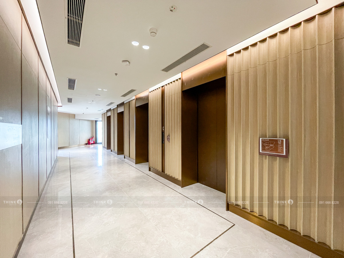 Sảnh thang máy văn phòng toà nhà Tiến Bộ Plaza