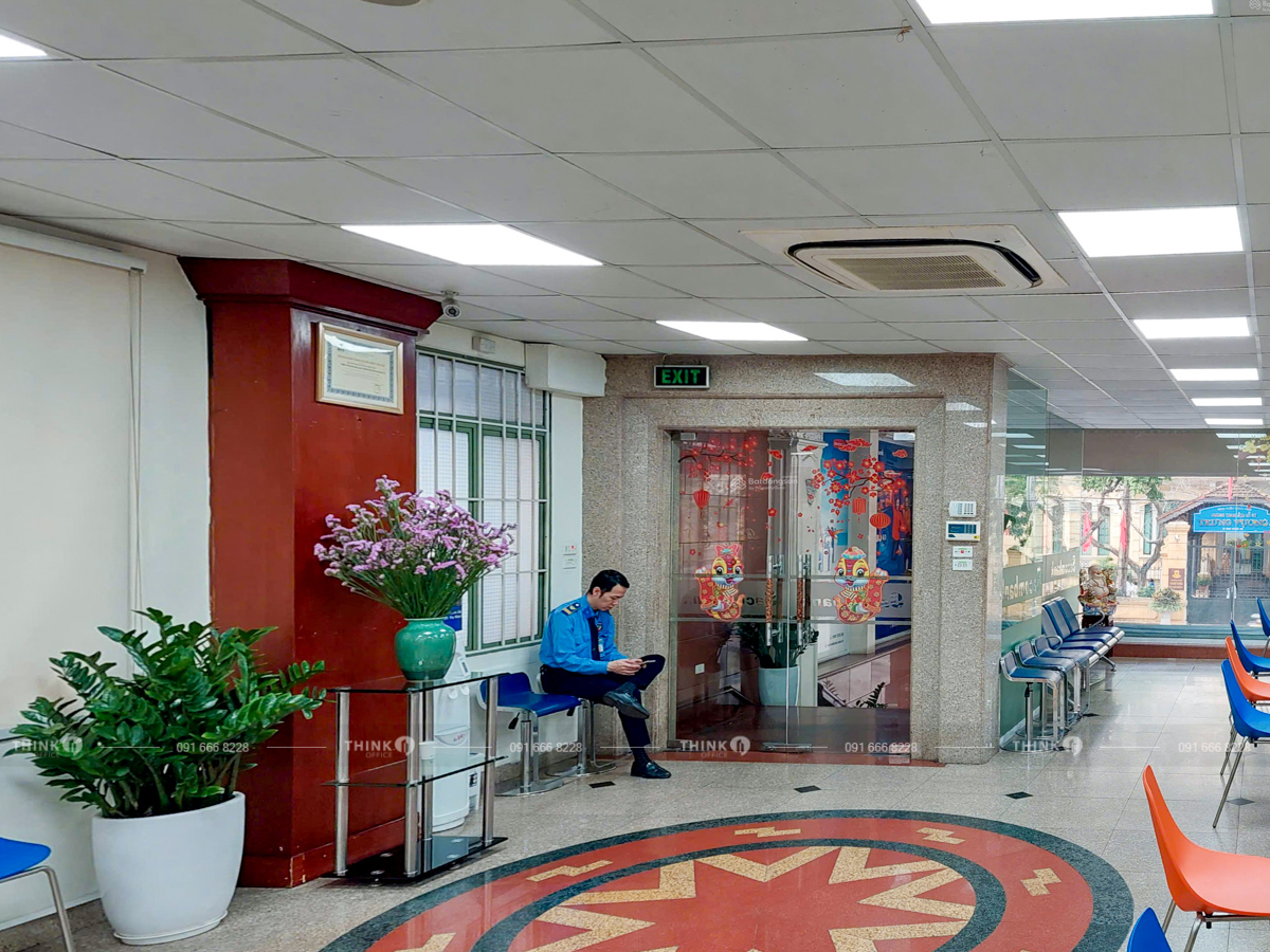 Sảnh toà nhà 27 Hàng Bài
