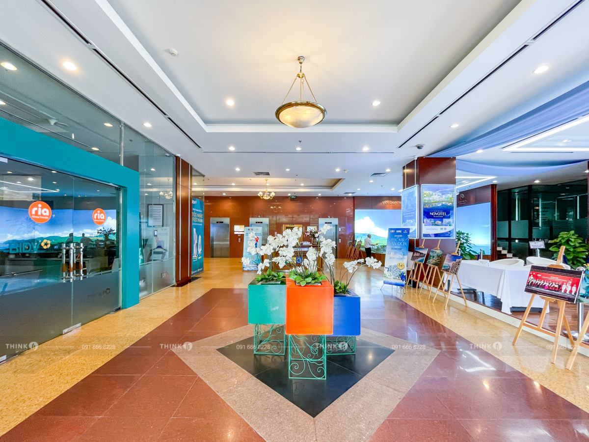 Sảnh toà nhà CEO Tower Phạm Hùng