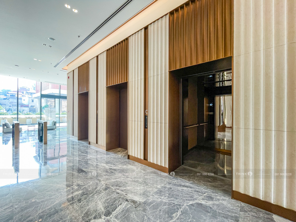 Thang máy sảnh Tiến Bộ Plaza