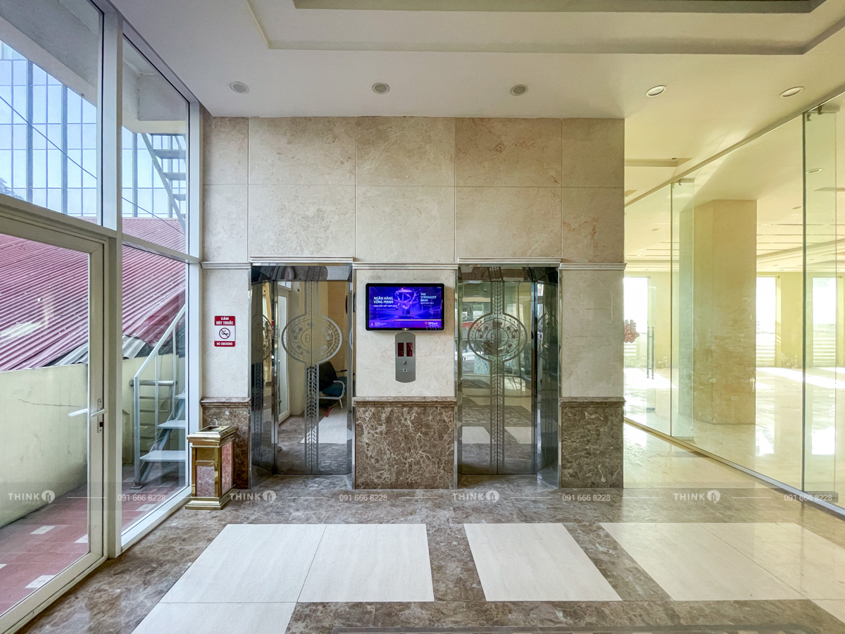 Thang máy sảnh toà nhà AM Group Đường Láng