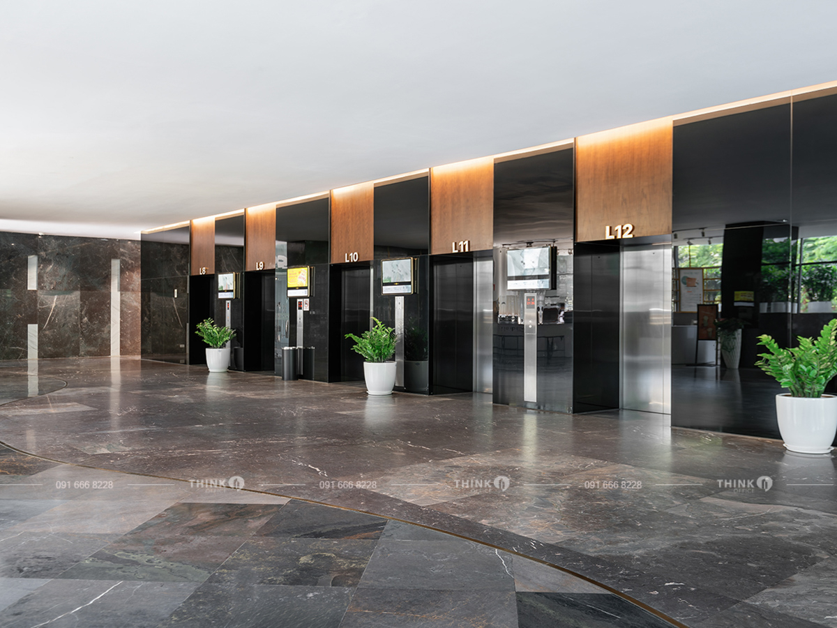Thang máy toà nhà The West