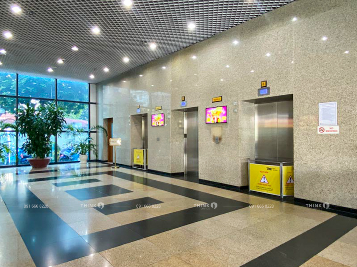 Thang máy toà nhà Viện Dầu Khí Trung Kính