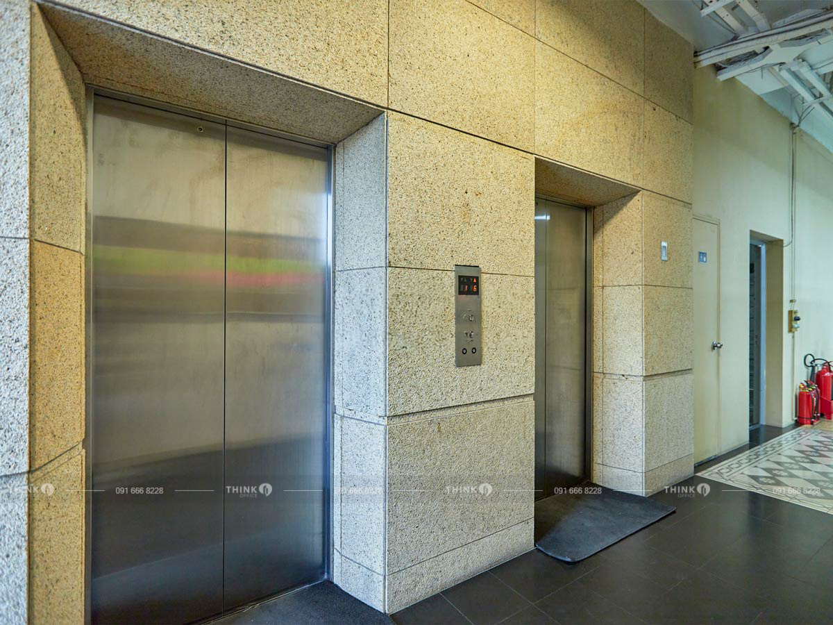 Thang máy văn phòng toà nhà Cora Building Hoà Mã