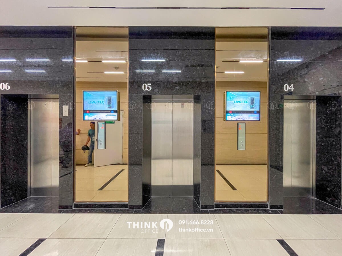 Thang máy văn phòng tốc độ cao tại toà nhà Discovery Central Trần Phú