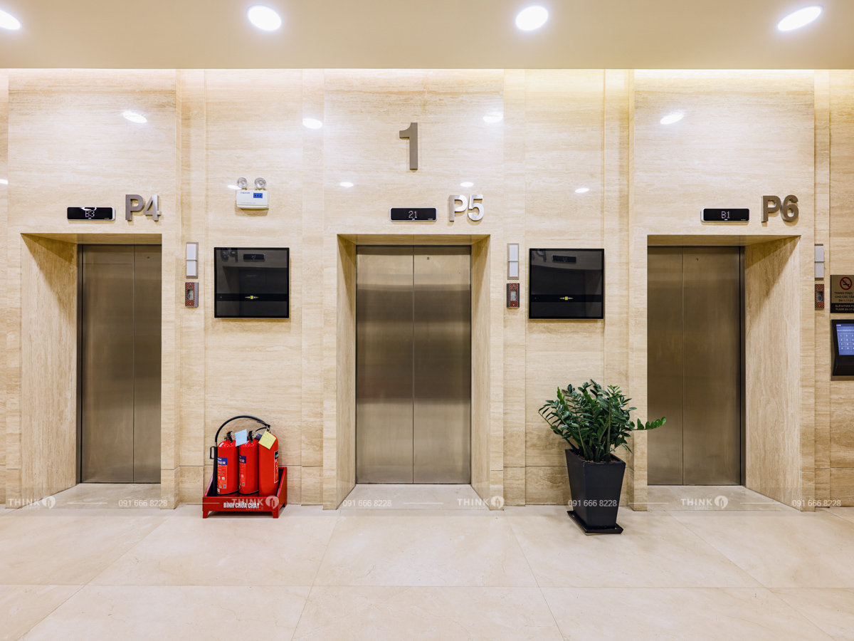 Thang máy văn phòng toà nhà LPB Tower Trần Quang Khải