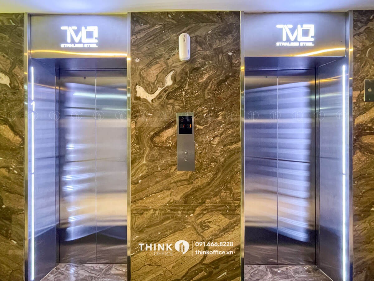 Thang máy hiện đại tại toà nhà TVL Building 153 Đội Cấn
