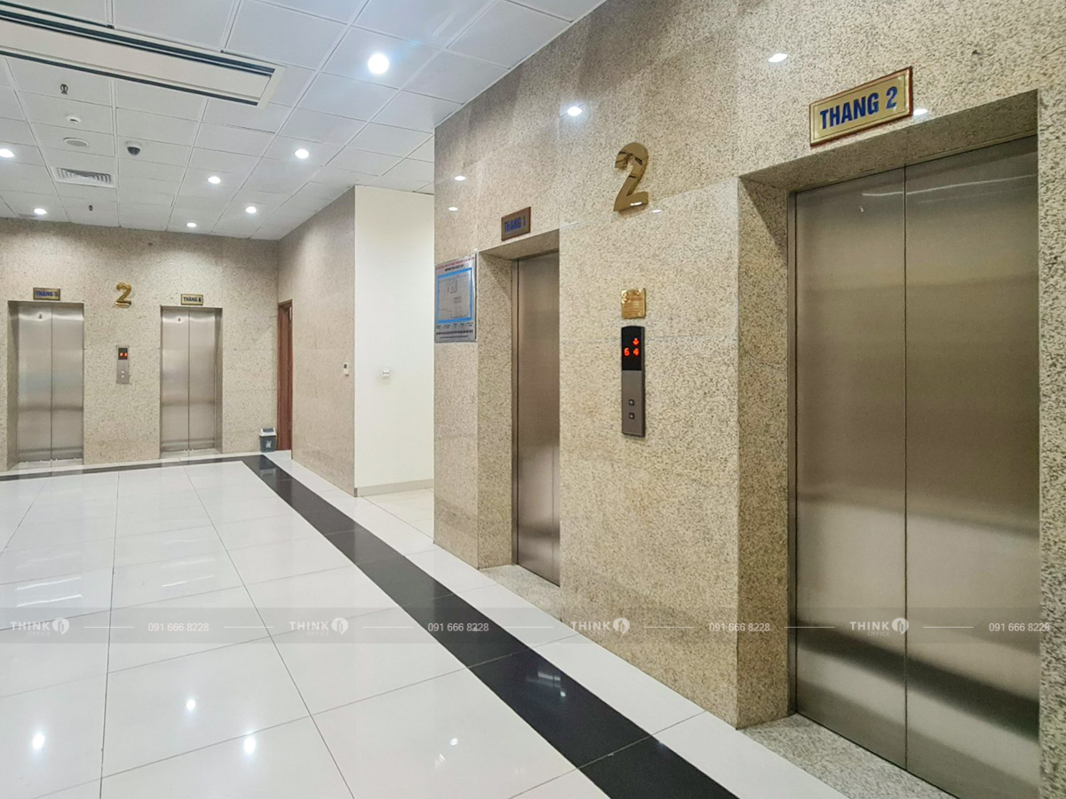 Thang máy văn phòng toà nhà Vinafor Building Lò Đúc