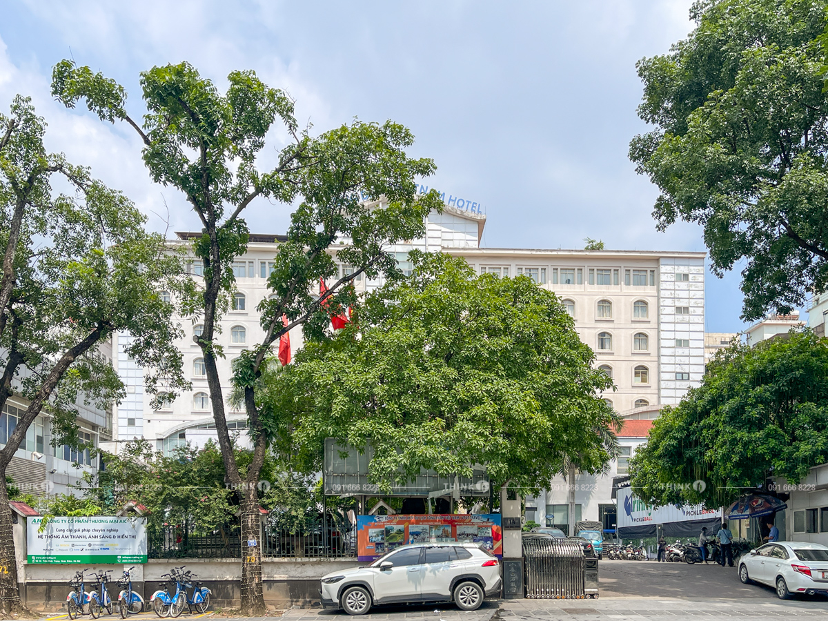 Toà Khách sạn Công Đoàn Trần Bình Trọng