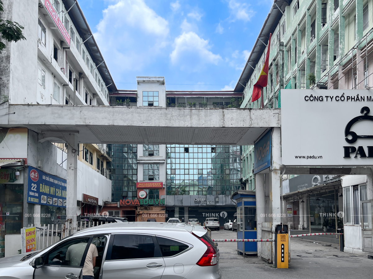 Lối vào toà nhà Chigamex Building