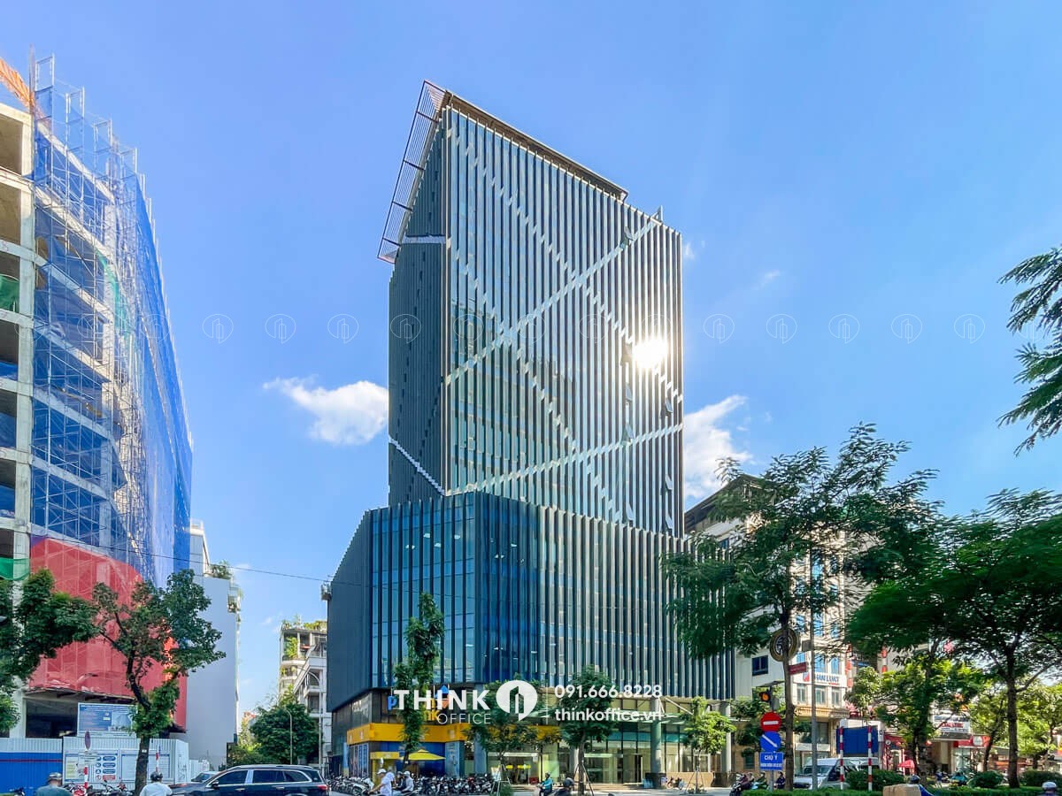 Mặt góc bên ngoài toà nhà SISC Tower 71 Láng Hạ