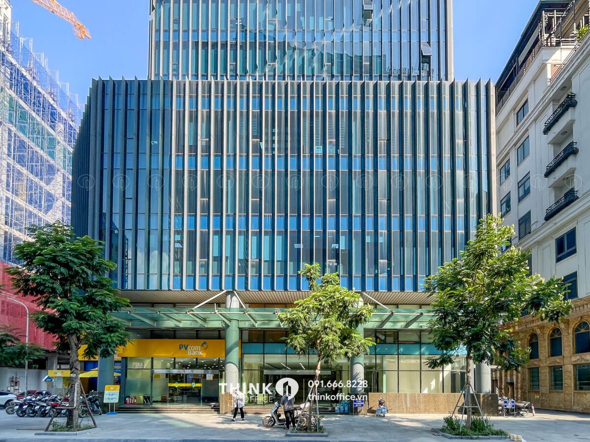 Khu vực khuôn viên ngoài toà nhà SISC Tower