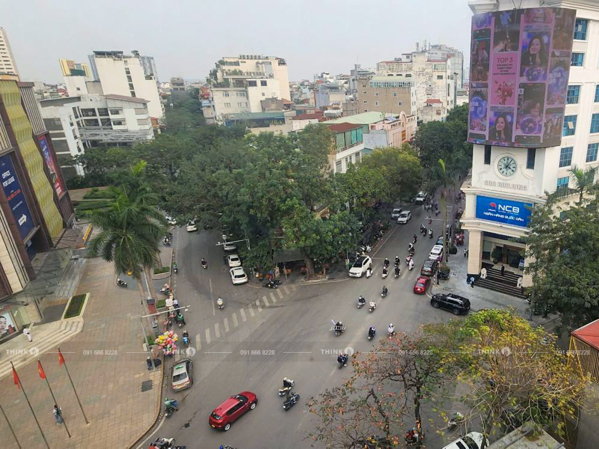 View văn phòng điển hình toà nhà Qunimex Building Lê Đại Hành