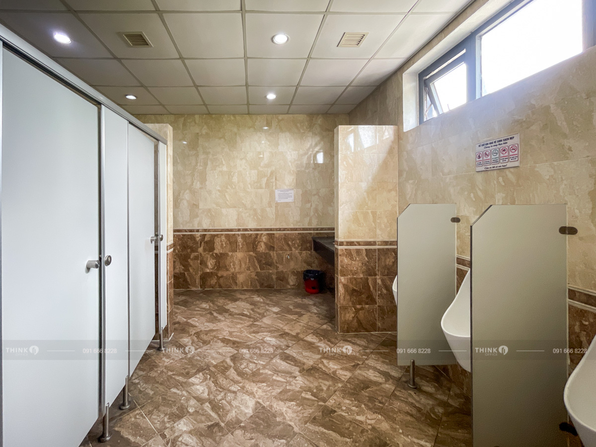 Nhà vệ sinh toà nhà N04B Ngoại Giao Đoàn