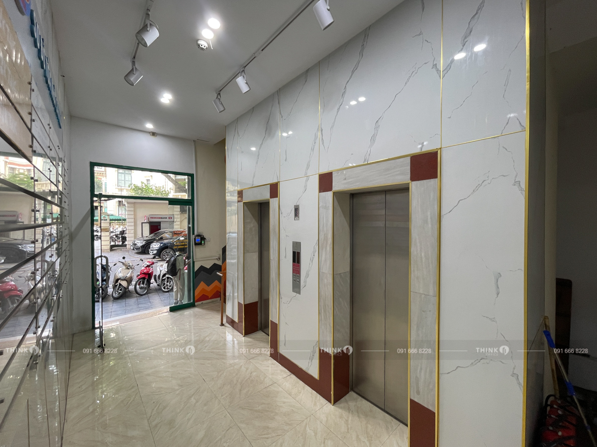 Sảnh thang máy toà nhà Savina Building