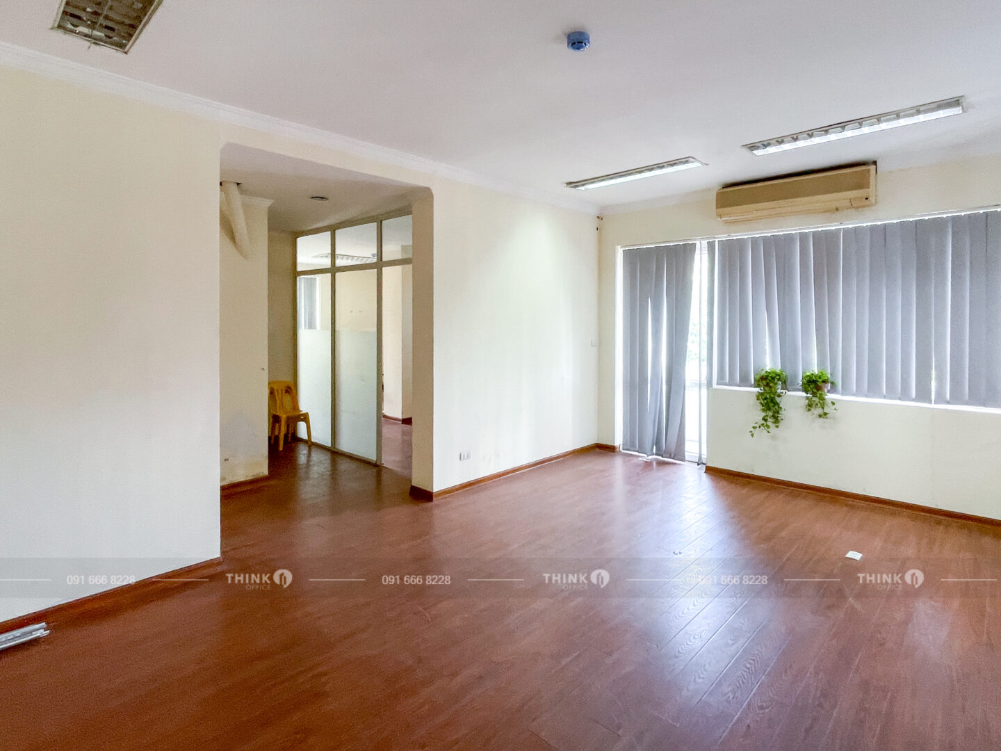 Diện tích cho thuê Vạn Phúc Building