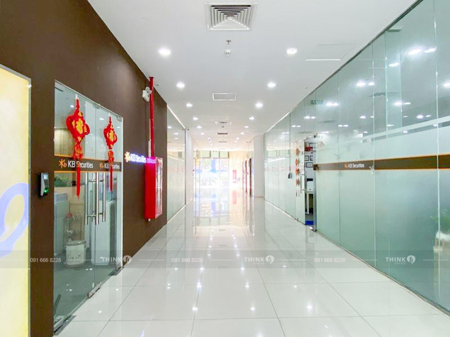 Hành lang văn phòng toà nhà 5 Điện Biên Phủ