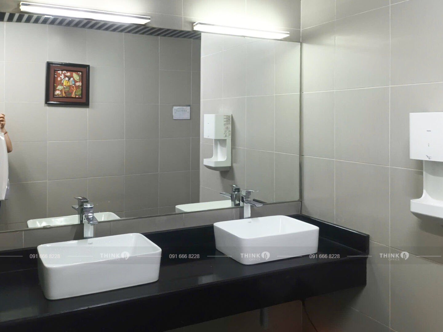 Khu vực vệ sinh toà nhà Handiresco Tower