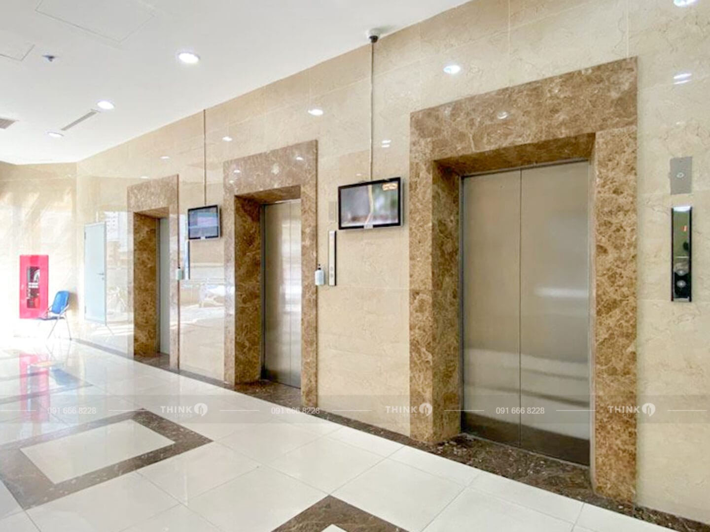 Thang máy toà nhà 5 Điện Biên Phủ