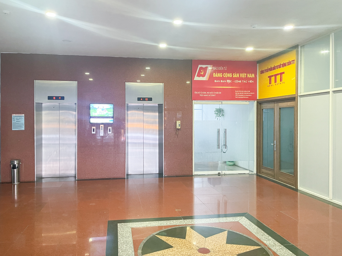 Thang máy toà nhà HCMCC 381 Đội Cấn