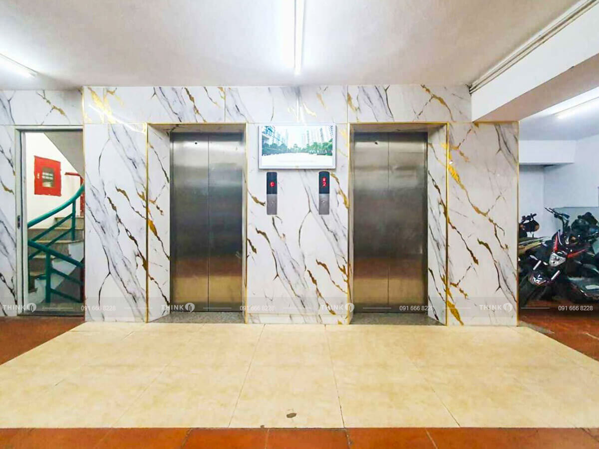 Khu vực thang máy hầm toà nhà 313 315 Bạch Mai