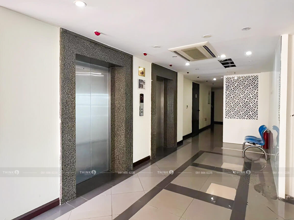 Sảnh thang máy văn phòng toà nhà Thông Tấn Xã Việt Nam