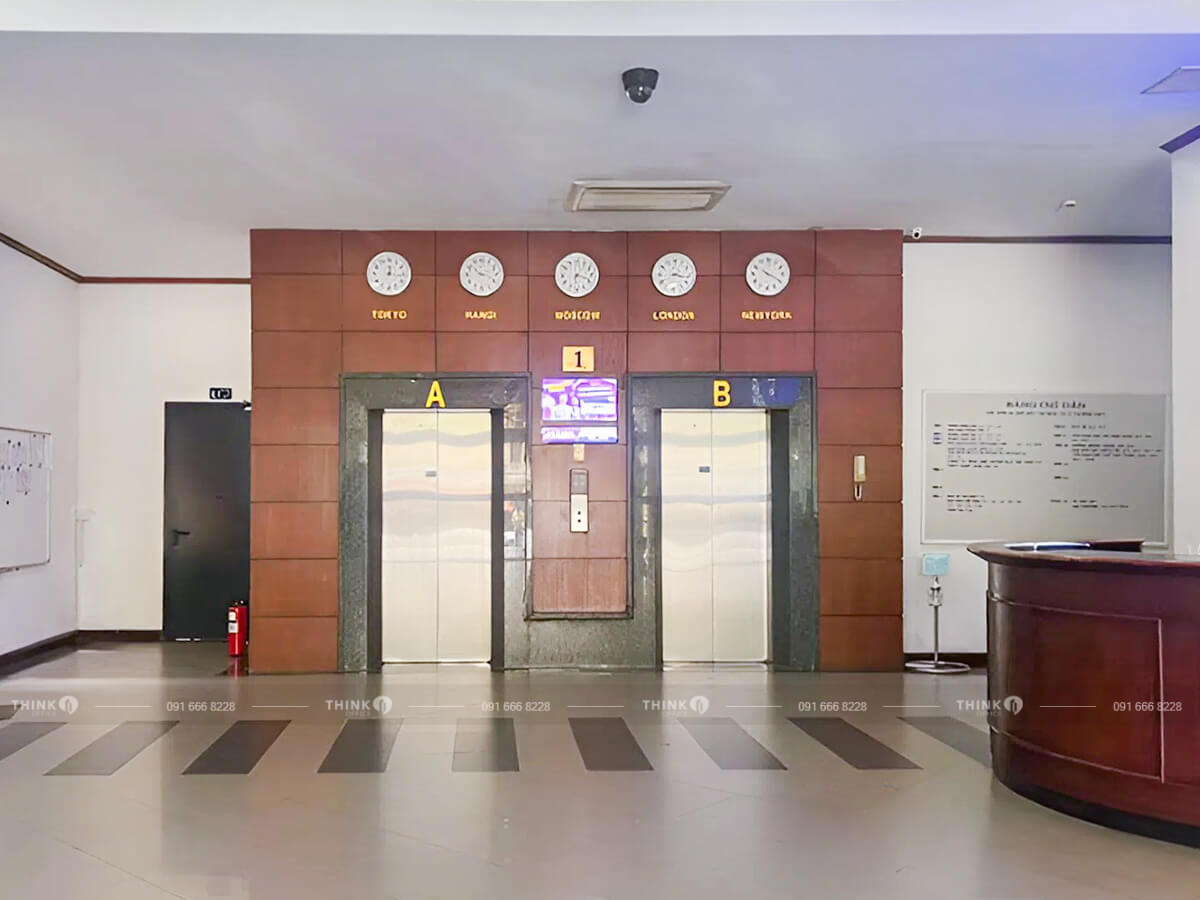 Thang máy sảnh toà nhà Thông Tấn Xã Việt Nam