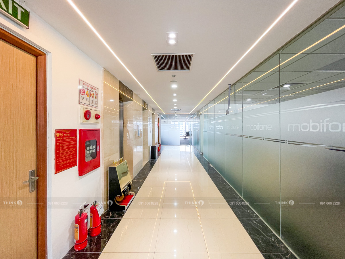 Hành lang văn phòng toà nhà TH Office Tower
