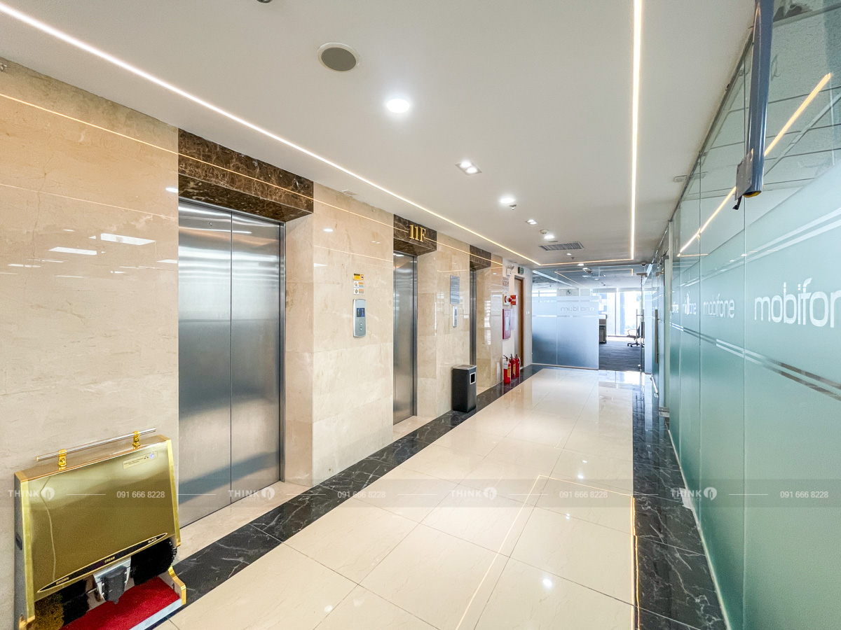 Khu vực sảnh thang máy văn phòng toà nhà TH Office Tower