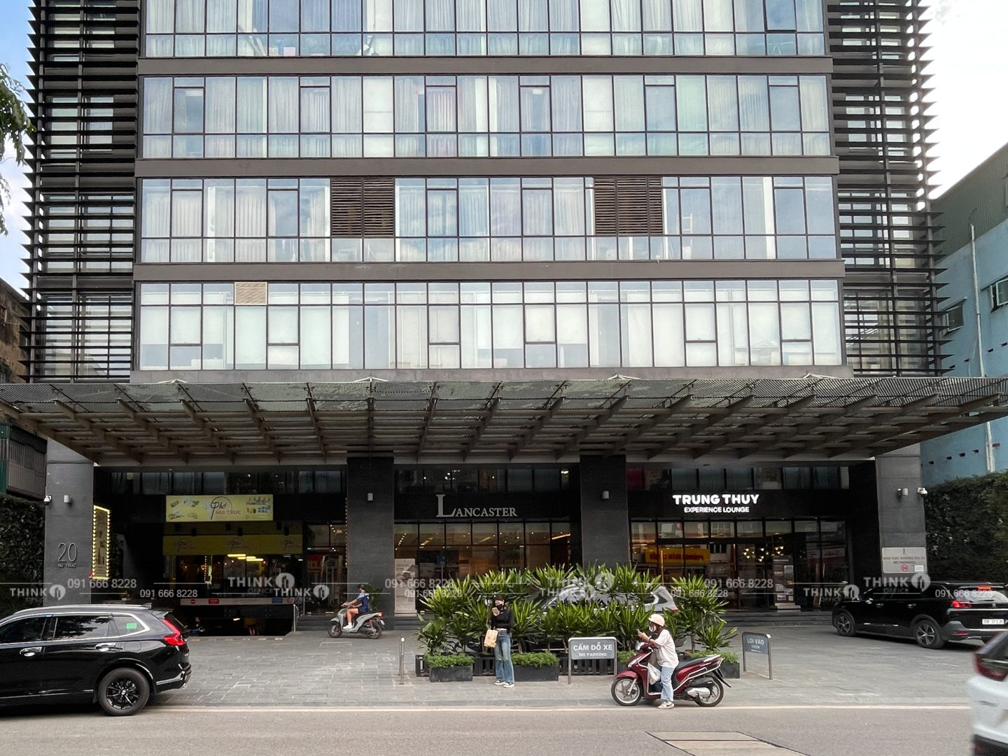 Loi-vao-toa-nha-The-Lancaster-Building