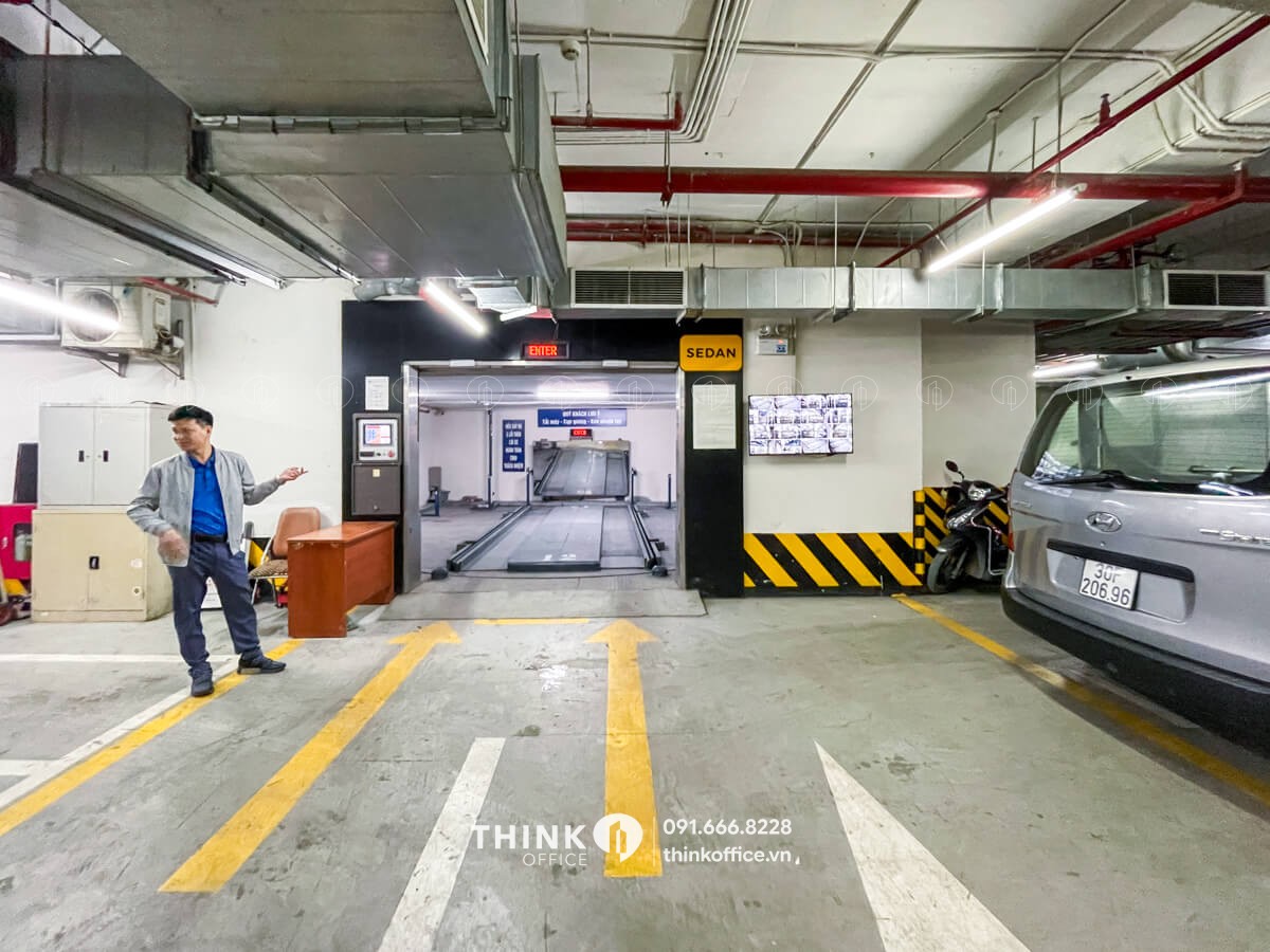 Khu vực hầm để xe toà nhà Friend's Tower