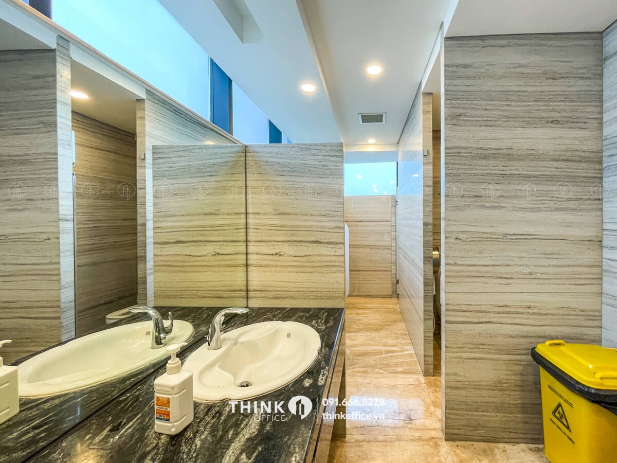 Khu vực nhà vệ sinh toà nhà Friend's Tower