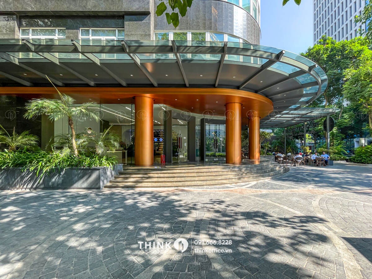 Lối vào sảnh riêng cho khối văn phòng toà nhà Hồng Hà Nutrition Tower Dịch Vọng Hậu